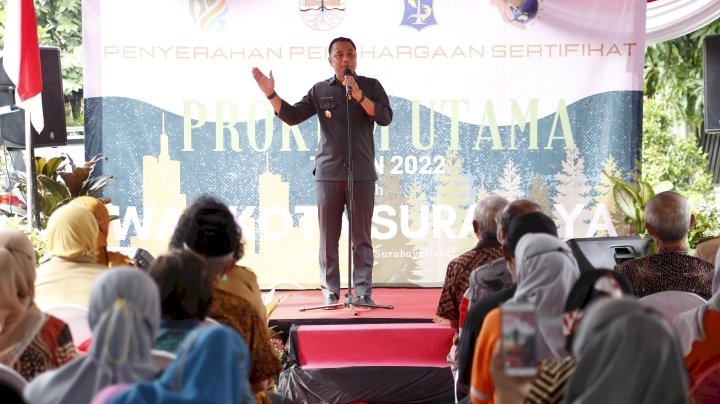 Teks foto: Wali Kota Eri membuka acara penyerahan juara Proklim 2022/ist