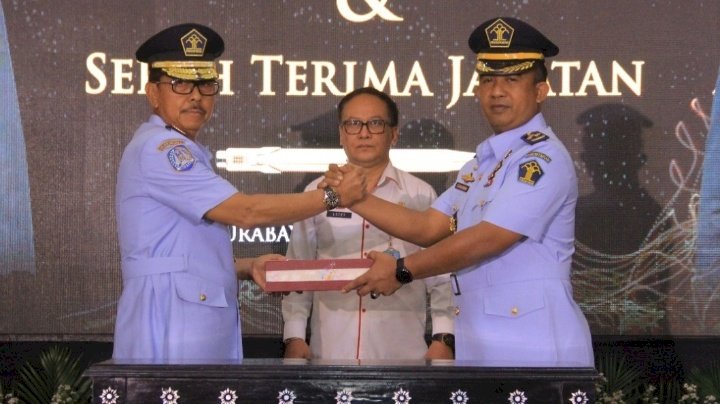 Serah terima jabatan Kakanwil Kemenkumham Jatim Zaeroji ke Anak Agung Gde Krisna/Ist 
