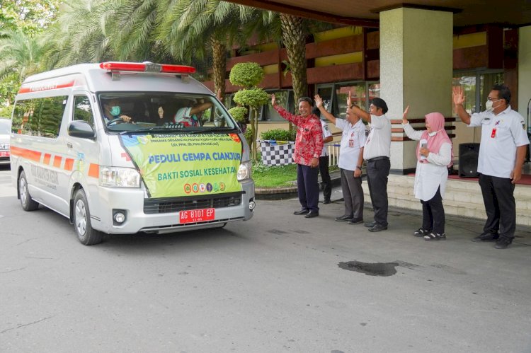 Penjabat Sekda kabupaten Kediri berangkatkan relawan ke Cianjur/RMOLJatim