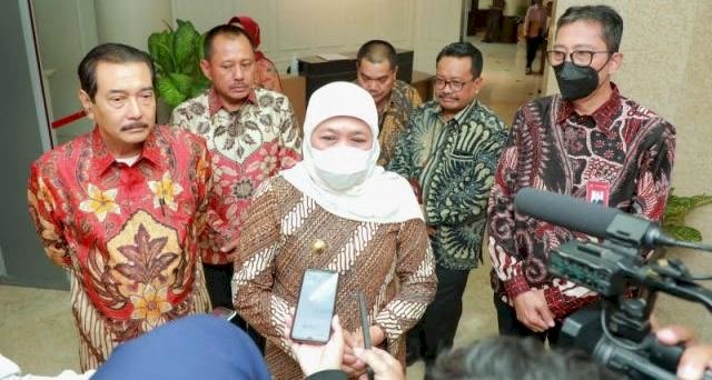 Gubernur Khofifah usai menghadiri RUPS LB Bank Jatim/RMOLJatim