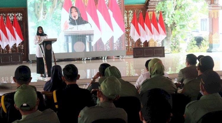 Bupati Mojokerto, Ikfina Fahmawati saat membuka Sosialisasi Ketentuan di Bidang Cukai/RMOLJatim