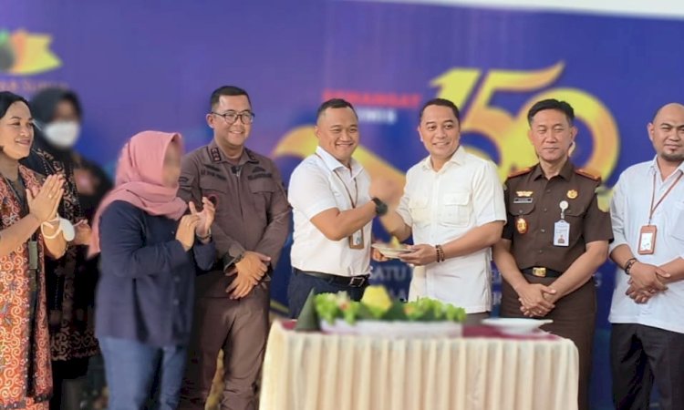 Wali Kota Eri bersama Dirut PD Pasar Surya, Kejari Surabaya, Kejari Tanjung Perak/RMOLJatim
