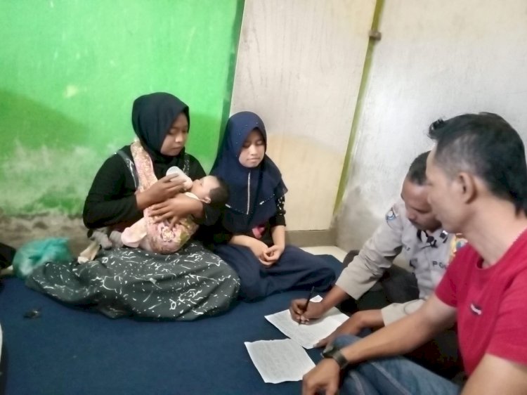 Bayi berusia 3 bulan bersama keluarga Muhammad Shodiq, kekeknya/RMOLJatim