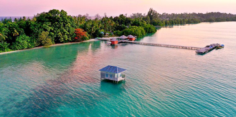 Dermaga Pulau Widi di Halmahera Selatan terlihat elok dan asri. Pulau ini sempat dilelang di situs Sotheby's/Net