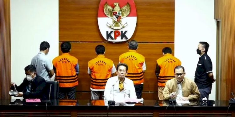 Wakil Ketua KPK Johanis Tanak saat umumkan 4 tersangka suap pengeloaan dana hibah Pemprov Jatim/RMOL