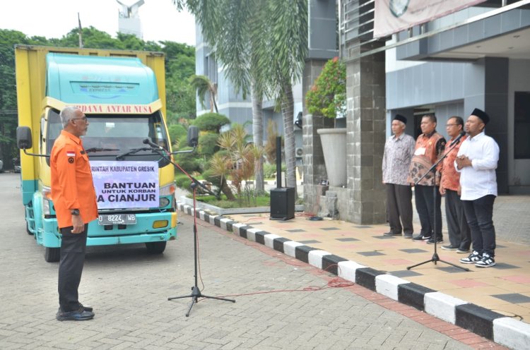 Pelepasan pengiriman bantuan Pemkab Gresik untuk korban gempa Cianjur/RMOLJatim