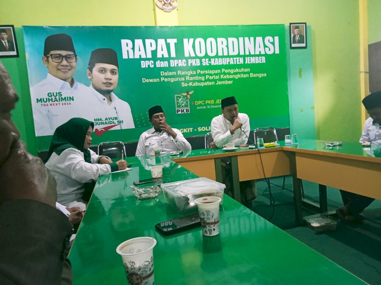 Ayub Junaidi saat memimpin rapat koordinasi PKB Jember/RMOLJatim