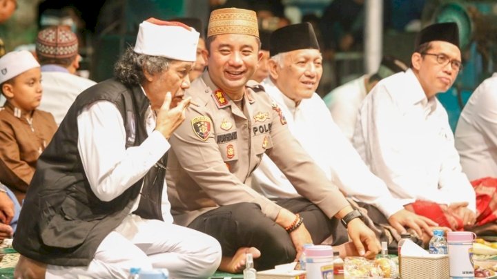 Poto - Sinau bareng Cak Nun di mapolres Jombang/RMOLJatim