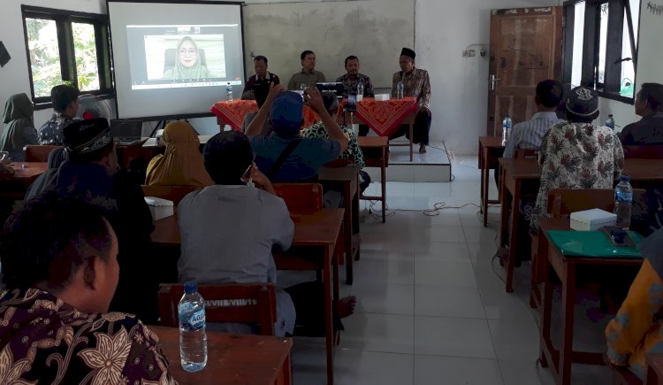 Ema Umiyyatul Chusnah atau Ning Ema saat membuka Bimtek pembuatan Biosaka di Pondok Pesantren Falahul Muhibbin, secara virtual/RMOLJatim