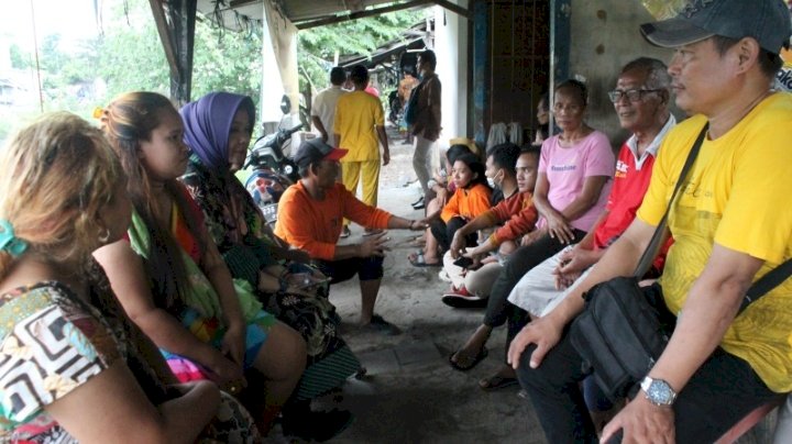 Teks foto: Warga Kampung 1001 Malam yang akan direlokasi/ist