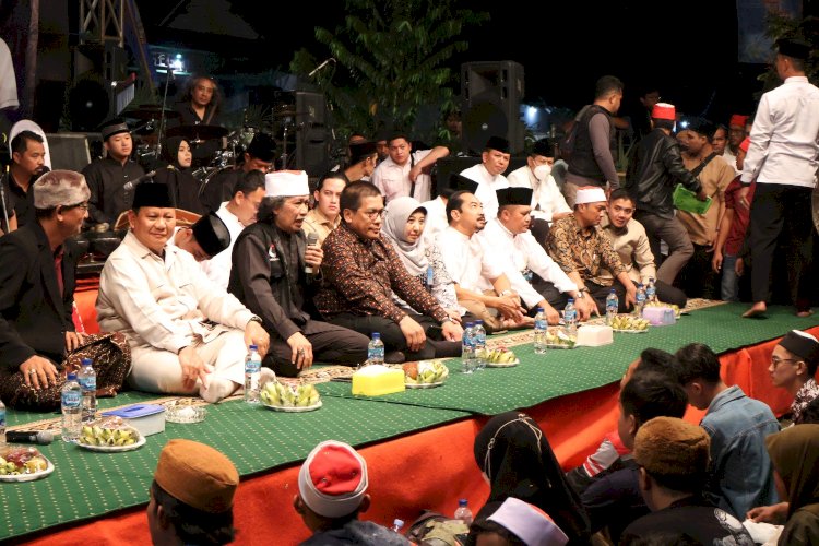 Menhan Prabowo, Kepala BKKBN Pusat dan Bupati Mojokerto menghadiri Sosialisasi Percepatan Penurunan Stunting Bersama Mbah Nun/ist