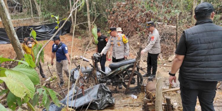 Tim gabungan dari Polres Muba, Kodim 0401/Muba dan Pemkab Muba melakukan penertiban sumur minyak ilegal di Desa Tanjung Dalam, Kecamatan Keluang/RMOLSumsel