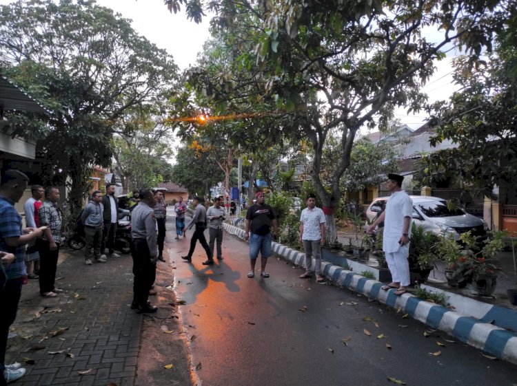 Suasana usai teror rumah Kasatpol PP Bondowoso/ist