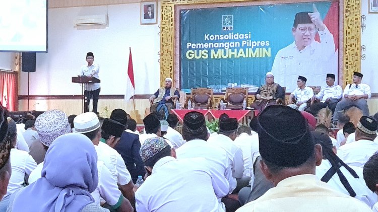 Ketua DPP PKB Faisol Riza saat memberikan arahan pada ratusan kader PKB di Probolinggo/RMOLJatim