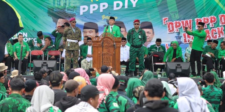  Pelaksana Tugas (Plt) Ketua Umum PPP Muhamad Mardiono saat memberi sambutan di rangkaian puncak Hari Lahir (Harlah) ke-50 yang digelar di Stadion Kridosono, Yogyakarta/Net