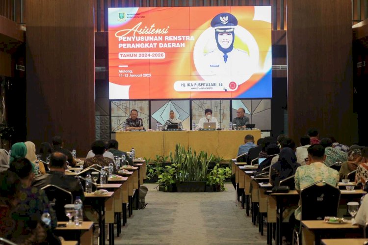 Suasana asistensi penyusunan Renstra perangkat daerah bersama Wali Kota Mojokerto/IST  