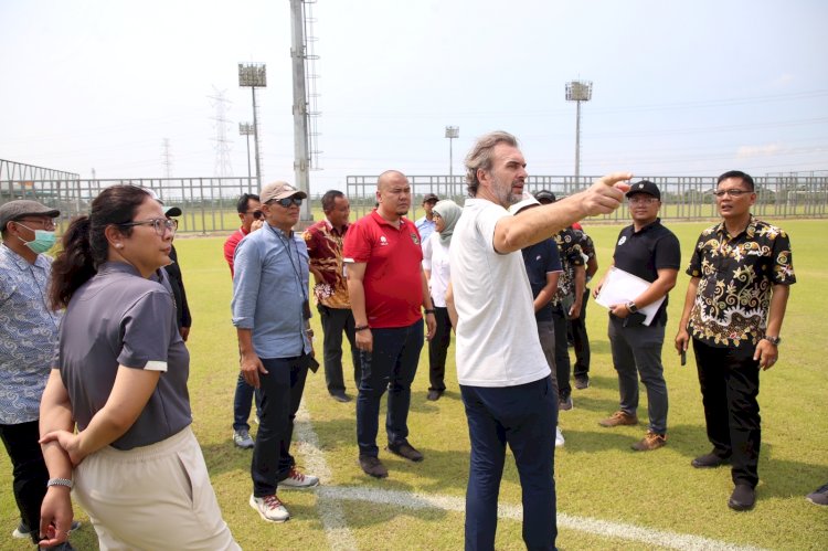 FIFA mengunjungi Stadion GBT Surabaya/ist