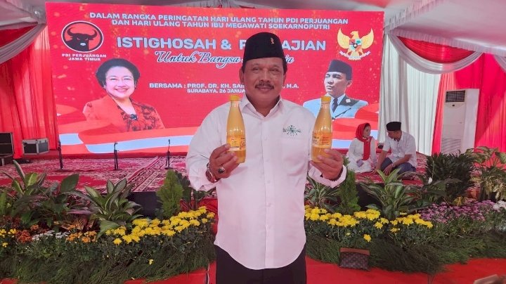 Bupati Nganjuk membawa produk UMKM 