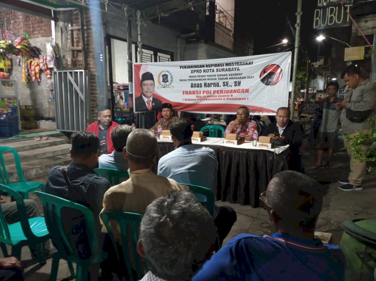 Anas Karno saat jaring aspirasi di Menur gang 5 Surabaya/RMOLJatim