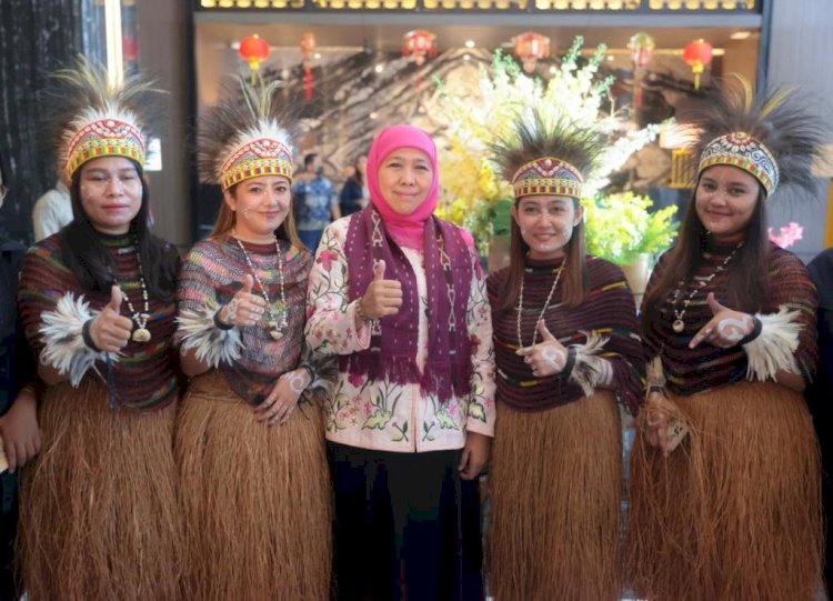 Gubernur Khofifah di sela gelar misi dagang di Papua/IST