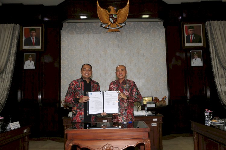 Wali Kota Eri Cahyadi bersama Wahid Wahyudi/RMOLJatim