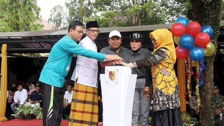 Bupati Hendy Siswanto saat acara peringatan hari gizi Nasional di halaman Dinkes Jember/Ist