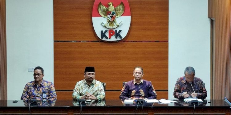 Menteri Agamar Yaqut Cholil Qoumas dan Wakil Ketua KPK Nurul Gufron saat beri keterangan pers usai bertemu/RMOL