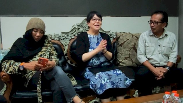 Teks foto: Wakil Ketua DPRD Surabaya, AH Thony bersama dengan perwakilan Japan Initiative (tengah) dan anggota Komisi D DPRD Surabaya, Diah Katarina