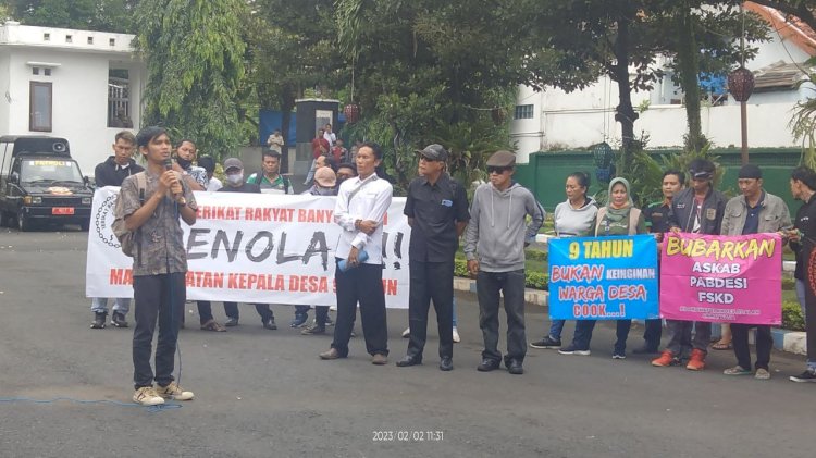 Serikat Rakyat Banyuwangi menantang DPRD bikin surat pernyataan menolak perpanjangan masa jabatan kades 9 tahun/RMOLJatim