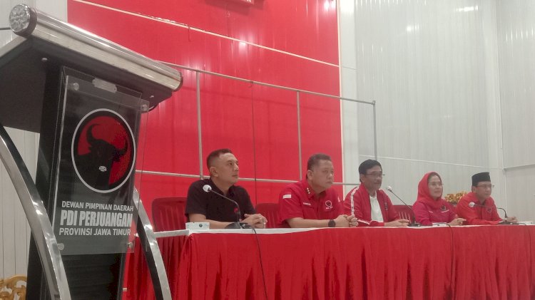 Djarot Syaiful saat menggelar konferensi pers 