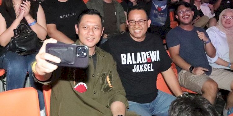 Anies Baswedan dan Agus Harimurti Yudhoyono saat nonton konser Dewa 19 bersama/Ist