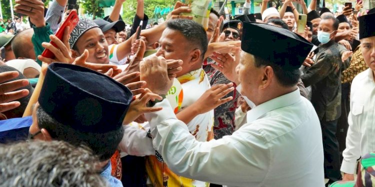 Ketua Umum Partai Gerindra Prabowo Subianto menyapa warga NU di GOR  Delta Sidoarjo, Jawa Timur/Ist