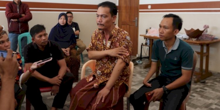 Rahiman Dani saat diwawancarai awak media di kediamannya/RMOLBengkulu