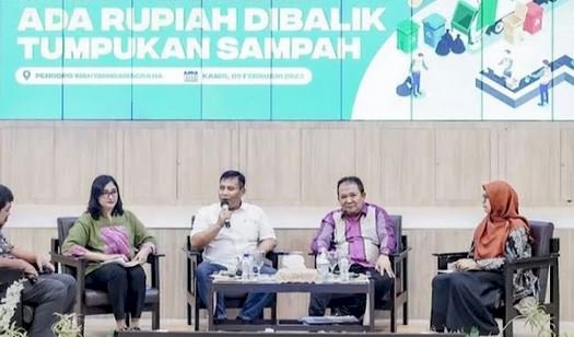 Dialog publik dengan tema "Ada Rupiah Di Balik Sampah" yang digelar PWI Jember/RMOLJatim