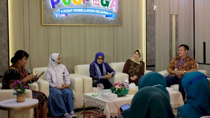 Teks foto: Rini Indriyani di layanan Puspaga, Mal Pelayanan Publik Siola Lantai/ist