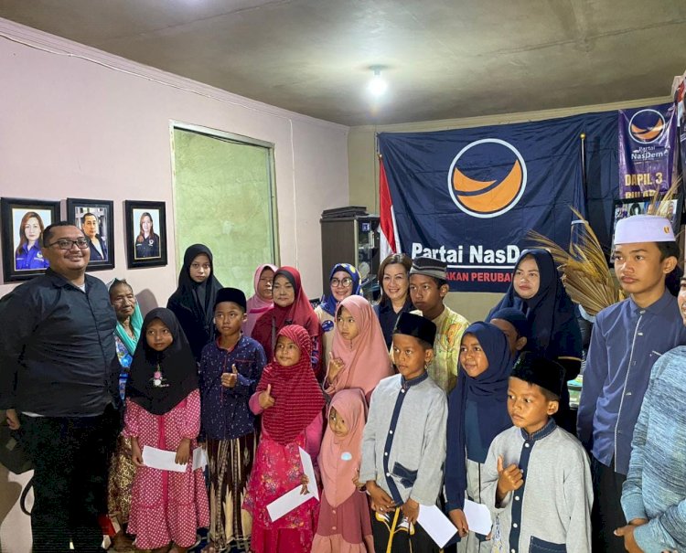 NasDem Bulak Surabaya saat berikan santunan anak yatim/RMOLJatim