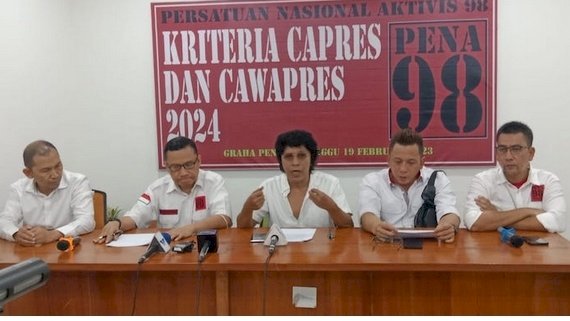 Sekretaris Jenderal Persatuan Nasional Aktivis 98 (Sekjen PENA 98), Adian Napitupulu (tengah)/RMOL