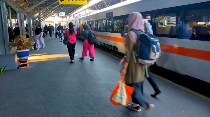 Suasana stasiun Gubeng Surabaya 