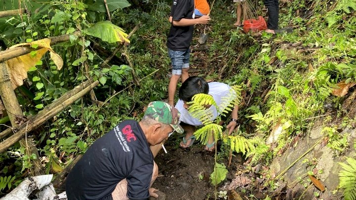 GMC Malang aksi bersih-bersih taman dan Tan pohon 