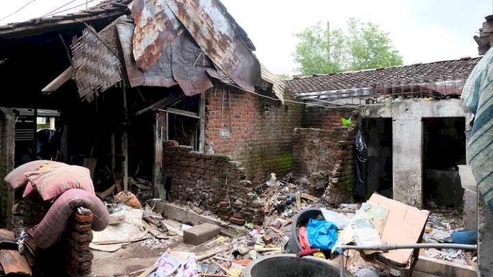 Teks foto: Kondisi rumah Yutriana di Jemur Gayungan 1, Kelurahan Gayungan, Kecamatan Gayungan, Surabaya/RMOLJatim