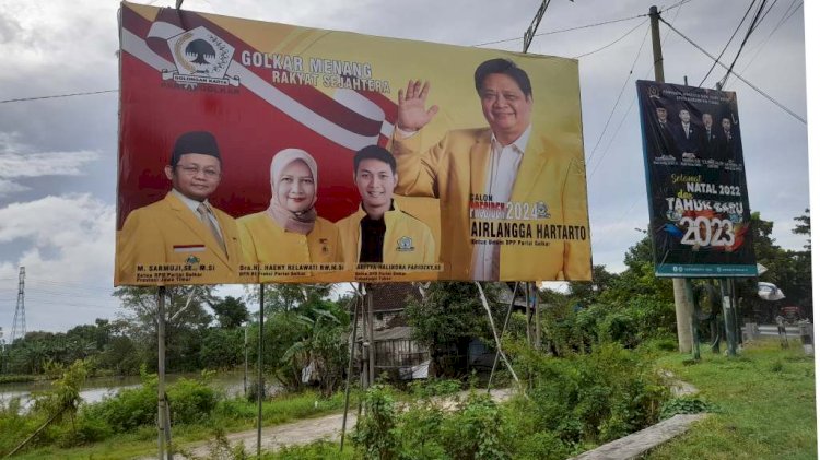 Bener bergambar Airlangga Hartarto dipasang DPD Partai Golkar Tuban di Pinggir Jalan Pantura Tuban/RMOLJatim