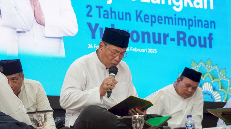 Bupati Lamongan Yuhronur Efendi bersama jajaran Pemkab Lamongan saat menghadiri  khotmil Qur'an/IST