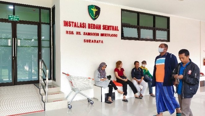 Caption : Rumah Sakit Bhayangkara Surabaya.
