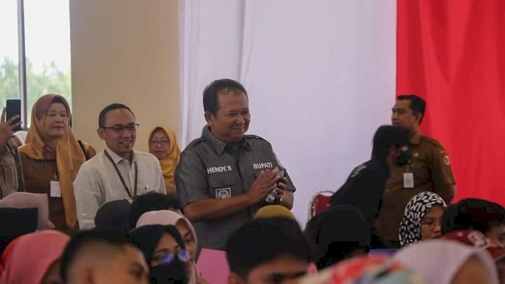 Bupati Jember H Hendy Siswanto bersama pejabat OPD saat menghadiri sosialisasi Program Pembiayaan KUR di Aula Bank Jatim Cabang Jember/Ist