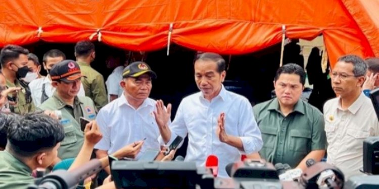 Presiden Joko Widodo saat meninjau lokasi pengungsian korban kebakaran Depo Pertamina Plumpang, Jakarta Utara/Ist