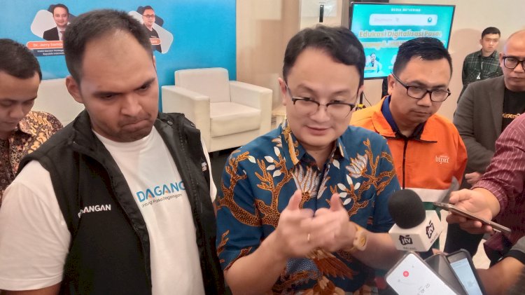 Wakil Menteri Perdagangan Jerry Sambuaga dan Ryan Manafe selaku CEO & Co-Founder Dagangan