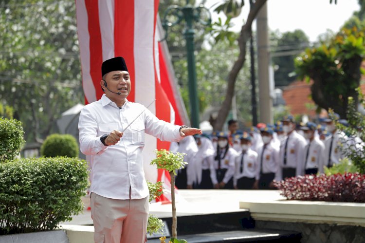 Wali Kota Eri saat memimpin Peringatan Hari Musik Nasional di Makam WR Soepratman/ist