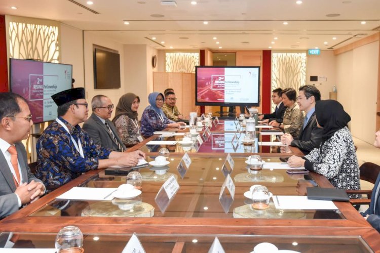 Bupati Ipuk Fiestiandani saat menjadi peserta Capacity Building Rising bersama sejumlah kepala daerah di Singapura/Ist