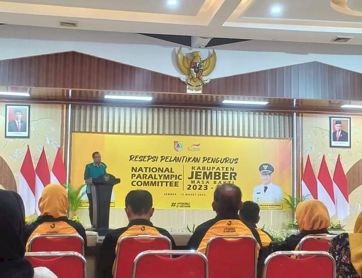 Pelantikan Pengurus NPCI Jember, Kusbandono dan kawan-kawan di aula PB Sudirman Pemkab Jember