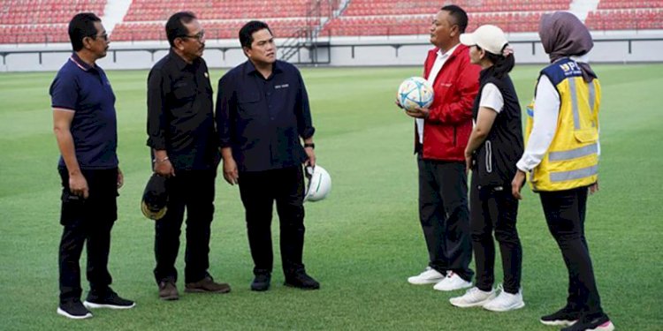 Ketum PSSI saat meninjau langsung kesiapan Stadion Kapten I Wayan Dipta sebagai salah satu venue Piala Dunia U-20/PSSI